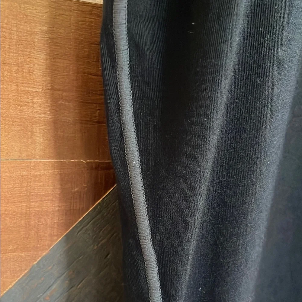 Icebreaker Black V-Neck Men's Shirt_Med - Picture 3 of 5